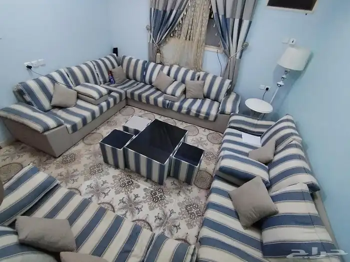 كنب مجلس مع ستاره وطاولات خدمه و فرشه 3
