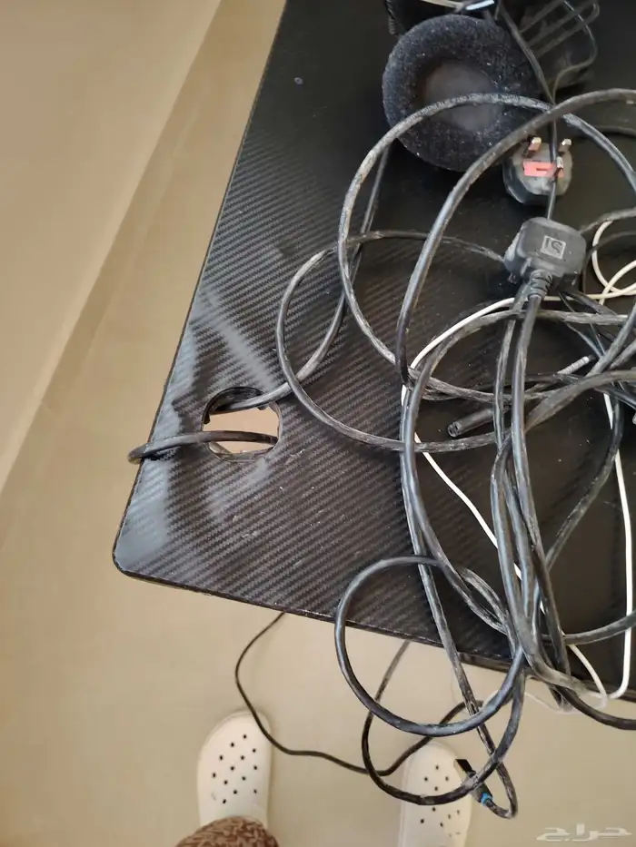 طاوله كمبيوتر وفرن واغراض اخرى 0