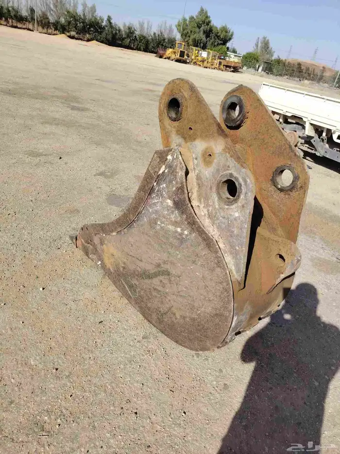 باكت بوكلين عدد 2 مقياس 60سم ومقياس 50سم للبيع او للايجار 0