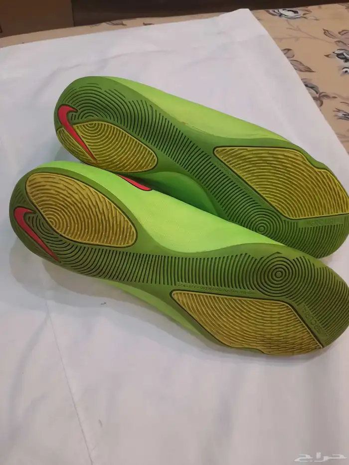 جزمه رياضه عاديه للملاعب الترابيه 1