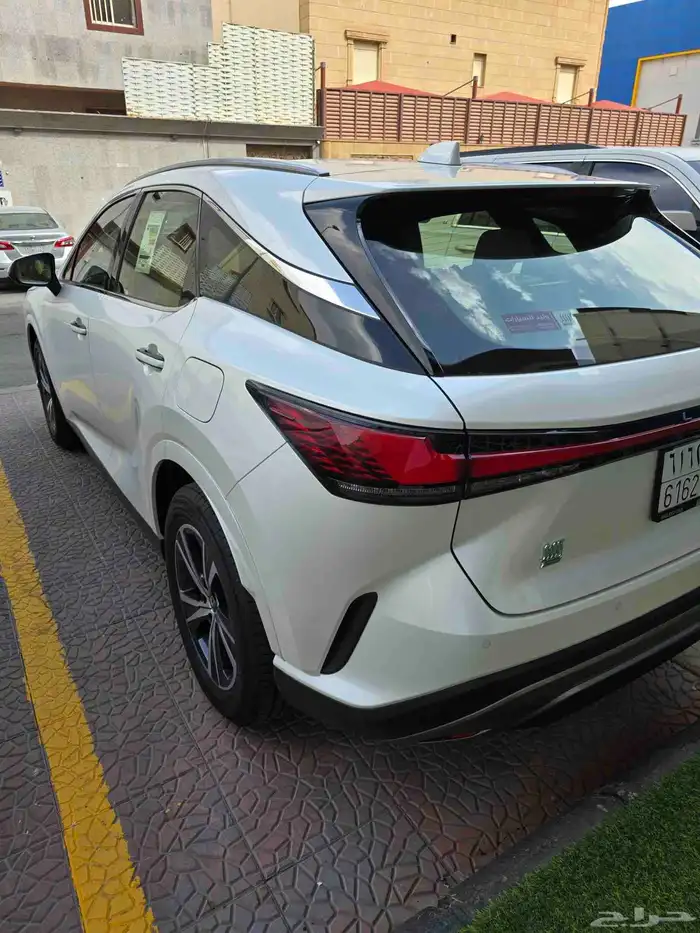 لكزس 2024 RX هايبرد 7