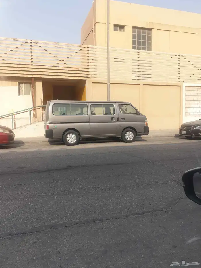 نيسان اورفان 2010 0
