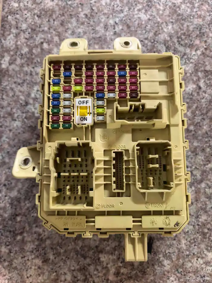 علبة فيوزات داخلية ازيرا 2018-2020 0