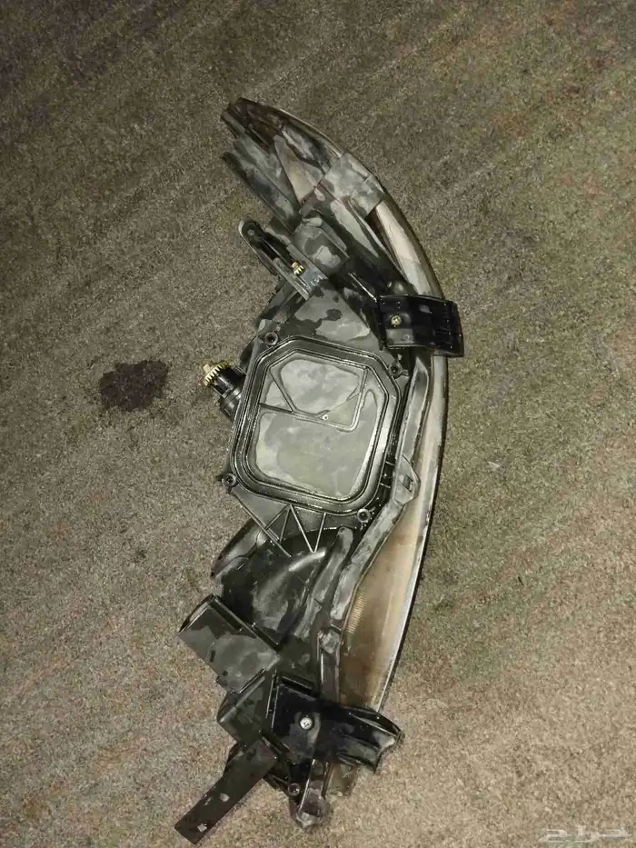 للبيع شمعة كورولا 2008-2010 2