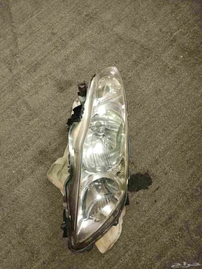 للبيع شمعة كورولا 2008-2010 0