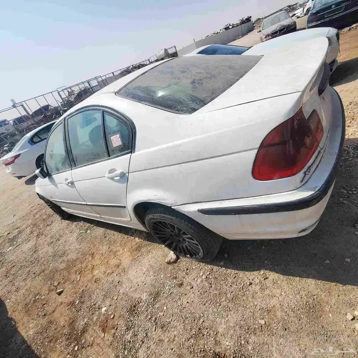 بي ام 2000حجمها 300 تشليح قطع غيار 0