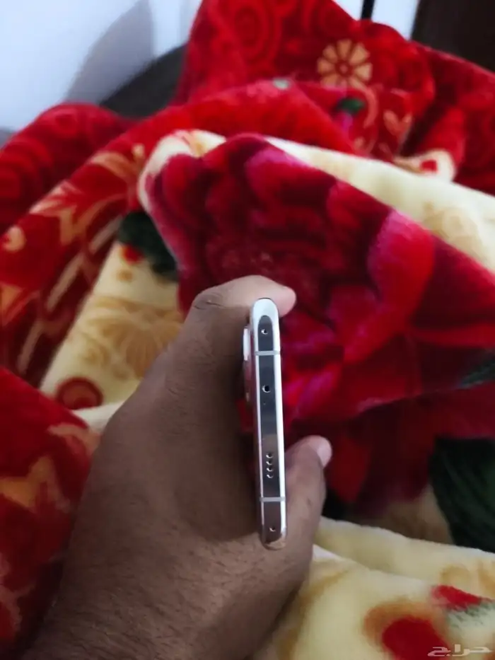 Huawei p50 pro condition used but New mobile box and charger 5