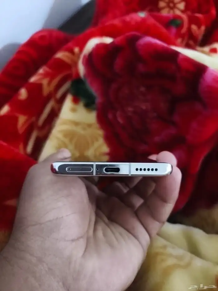 Huawei p50 pro condition used but New mobile box and charger 4