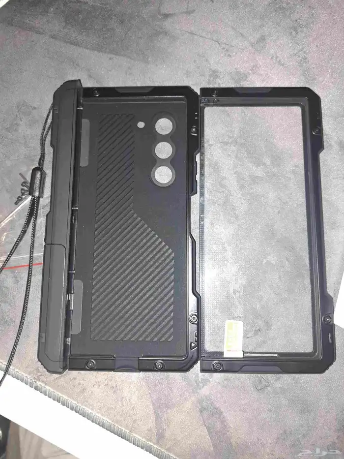 غطاء جوال Galaxy z fold 6 مدرع و متين 2