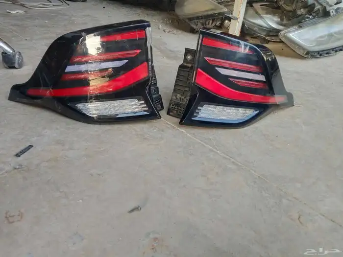 يوجد لدينا اسطبات خلفية كياء سبورتاج23 أو 24نظيف وكاله على ض 1