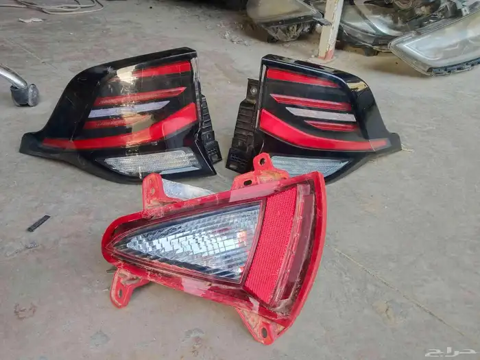 يوجد لدينا اسطبات خلفية كياء سبورتاج23 أو 24نظيف وكاله على ض 0