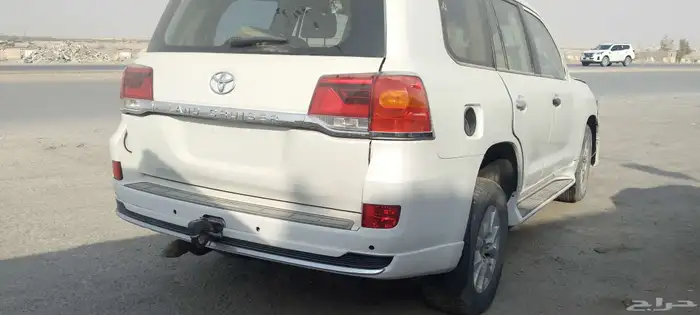 يوجد لدينا جميع انواع قطع غيار السيارات المستخدمه تشليح 4