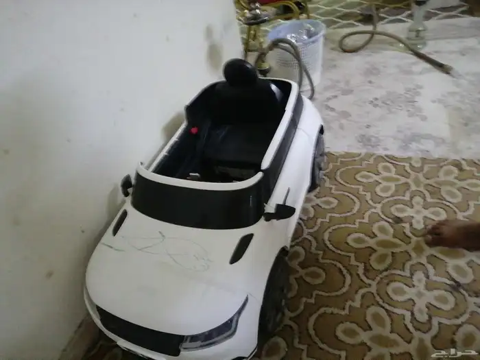 سياره حلاقة أطفال شبه جديده عايز قاعده فقت فيها بطاريه 1
