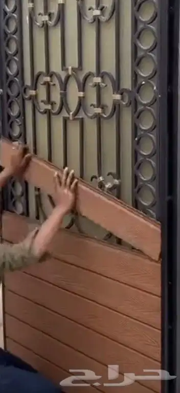 عشب صناعي وبديل خشب وجميع انواع الدكوراة الداخلية والخارجية 2