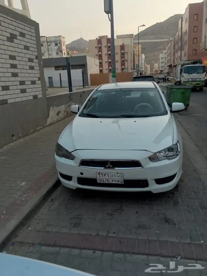 ميتسوبيشي لانسر قرش التفاصيل عند التواصل 4