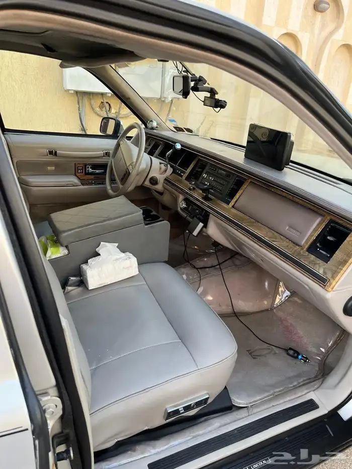 فورد لينكون تاون كار 1990 مخزن للبيع 6