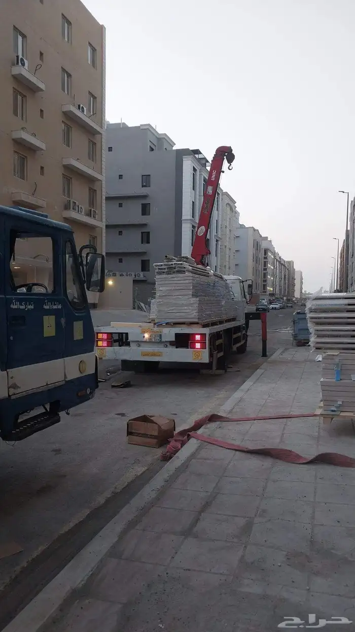 بوم ترك يوجد لدينا سطحات لنقل الأغراض وجميع 0