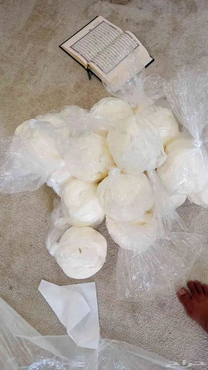 يوجد لدينا زبده غنم وبقرمشروطه تاخذ 10تجرب1 ما عجب فلوس ترجع 3