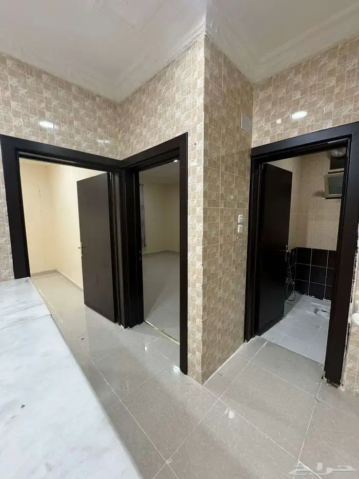 للايجار دور علوي عوايل بحي البصر 3