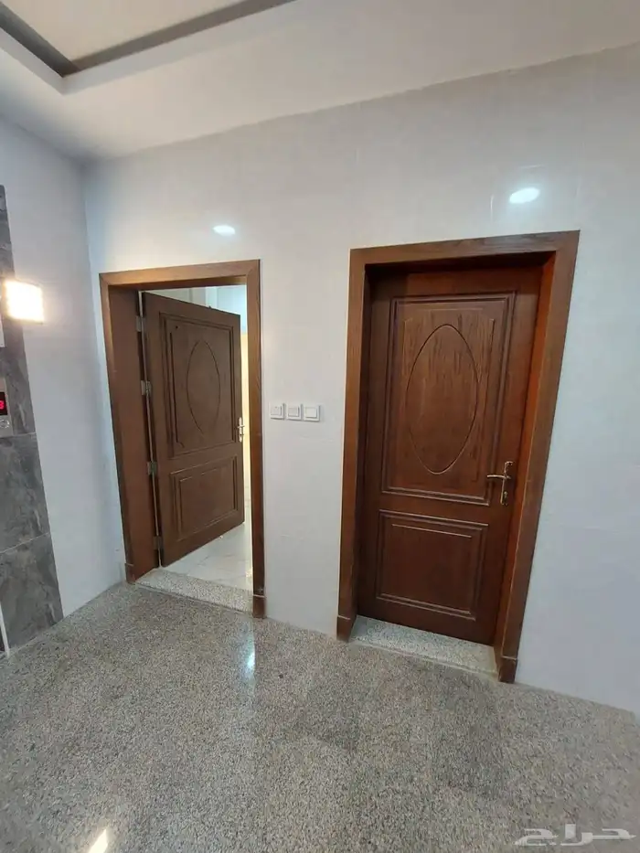 للبيع شقه تمليك ارضيه بالدمام حي النور جديده 540 الف 0