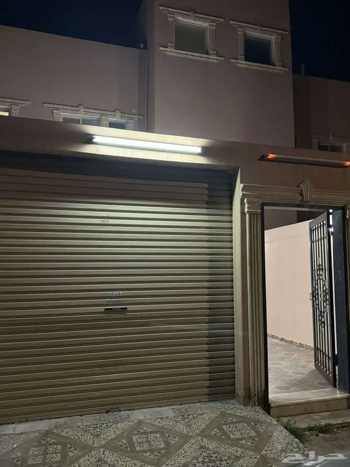 للايجار دور علوي عوايل بحي البصر 0