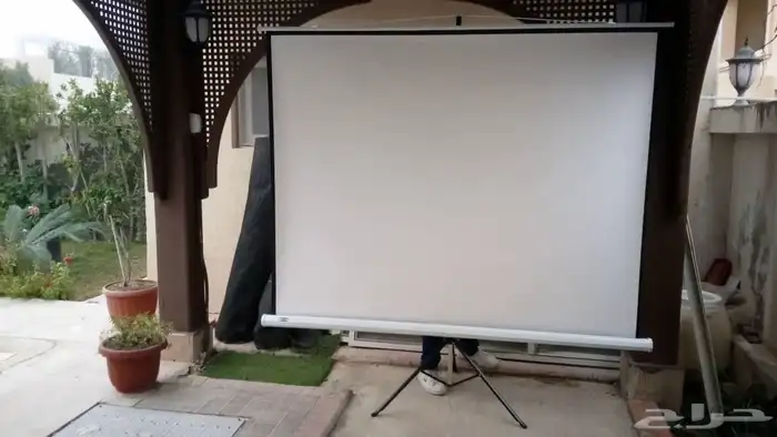 بروجكتر للإيجار 8