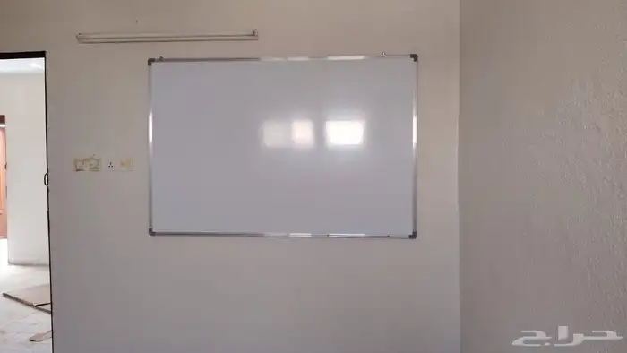 سبورات وطاولات وكراسي 3