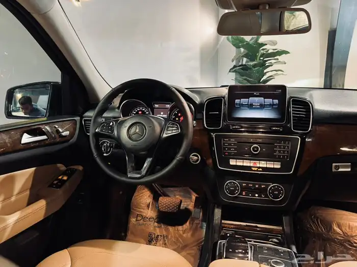 مرسيدس 2016 GLE400 بحاله ممتازه 9