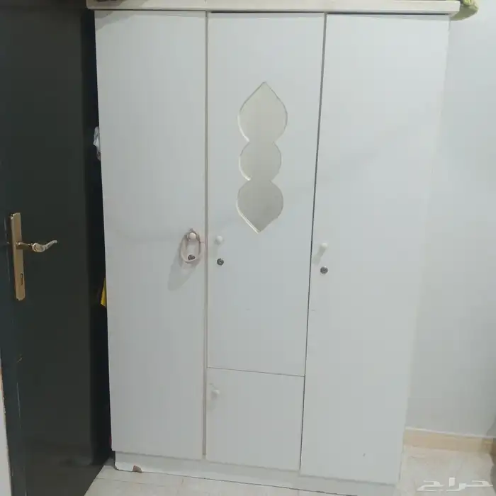 كنب صاله 5قطع  طاوله شاشه  غرفه نوم بدون سرير شاشه  ثلاجه 1