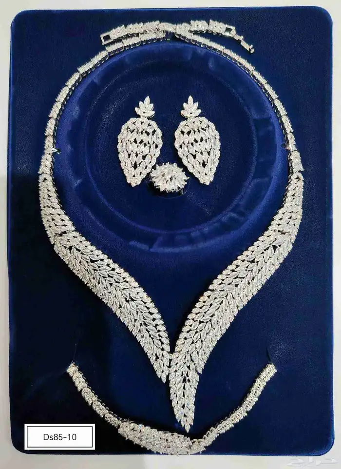 أطقم زركون بديل الألماس 0