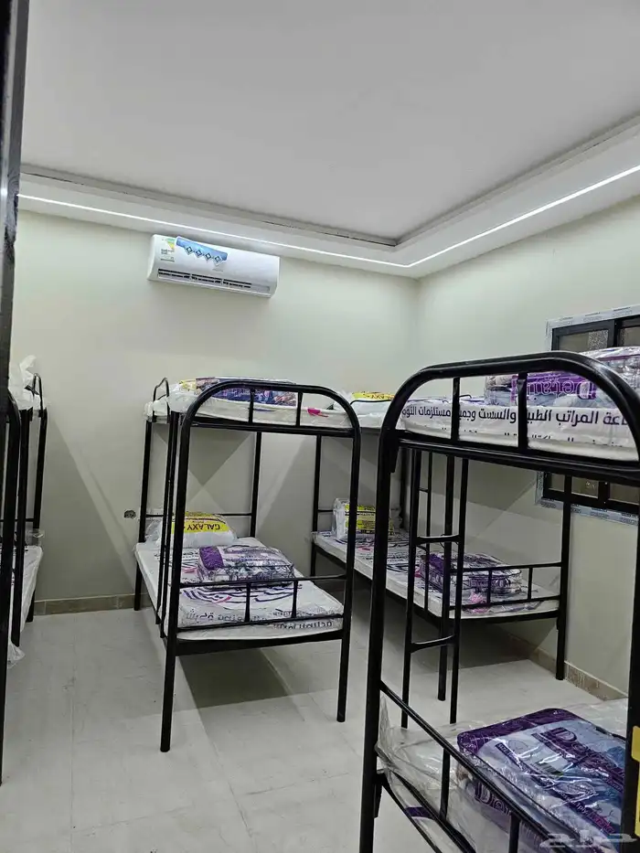 سرير حديد دور ودورين مفارش بطانيات تأثيث سكن عمال 2