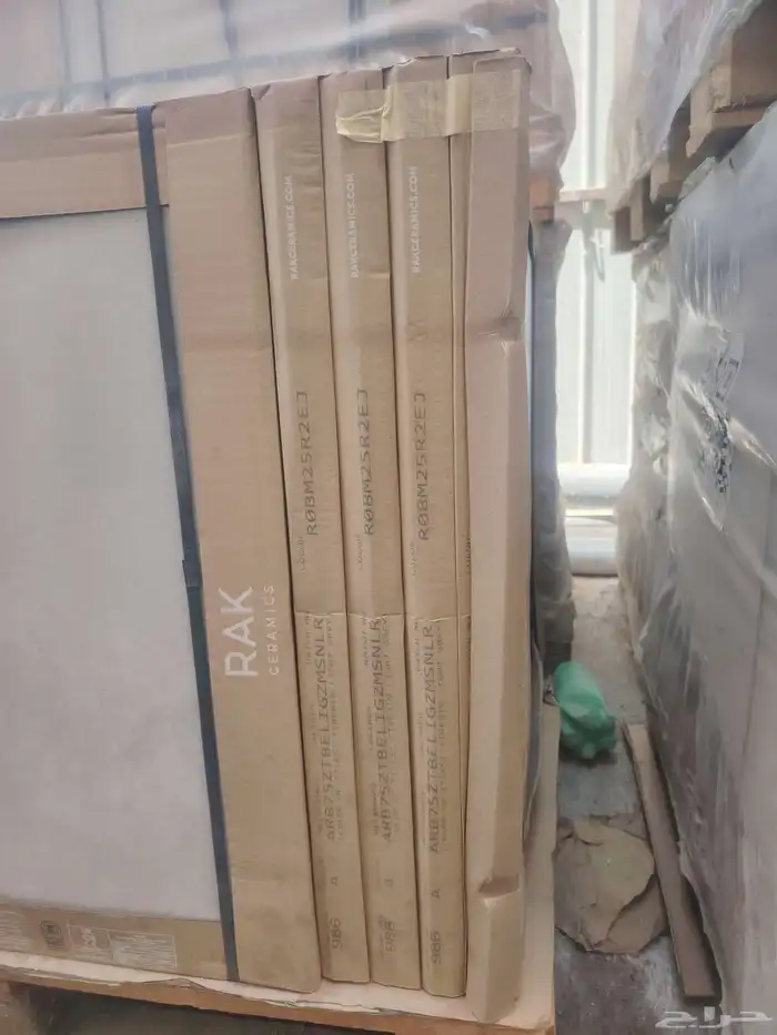 للبيع في حي النرجس الرياض بلاط سيراميك 75 75. 700 متر 2