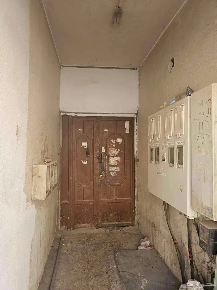للبيع عمارة سكنية تجارية في حي الشميسي 3