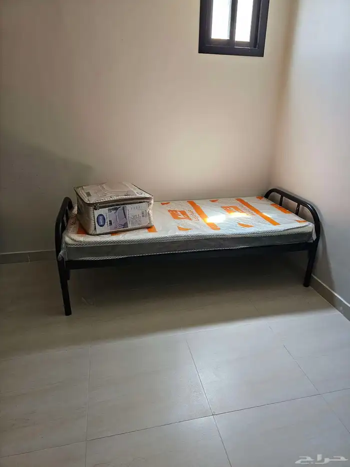 سرير حديد دور ودورين مفارش بطانيات تأثيث سكن عمال 0