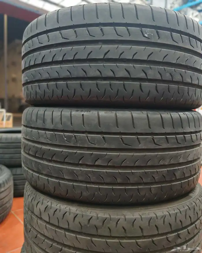 كفرات كونتلنتل مقاس 245 35 19 نضيفه تاريخ 2023 نهايت 24 0