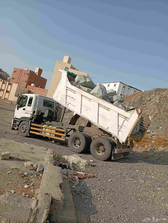 يوجد فك الصخور وبنيان حجر وقص اراضي 3