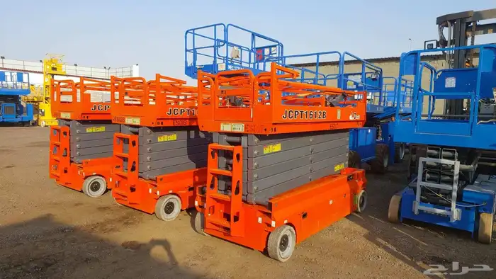 سيزرلفت و مانلفت للايجار manlift and scissor lift for rent 2