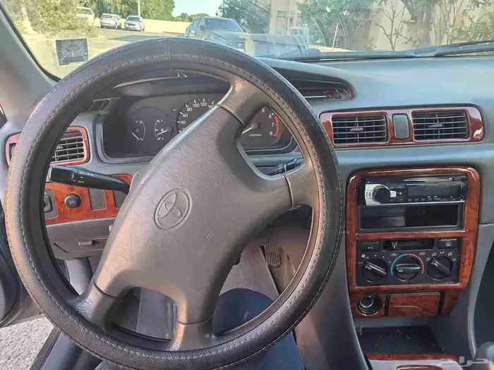 لوحات رقم 1 مع سيارات 3