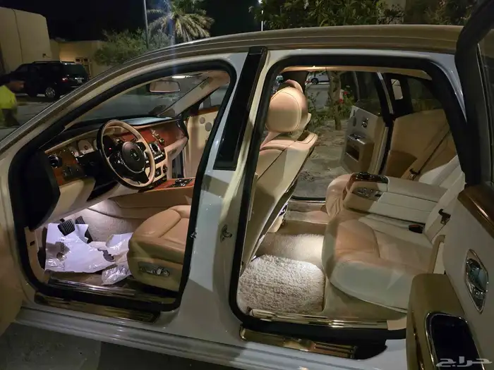 لوحات رقم 1 مع سيارات 12