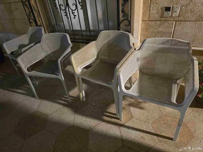 6 كراسي مستعملة بحالة جيدة 0