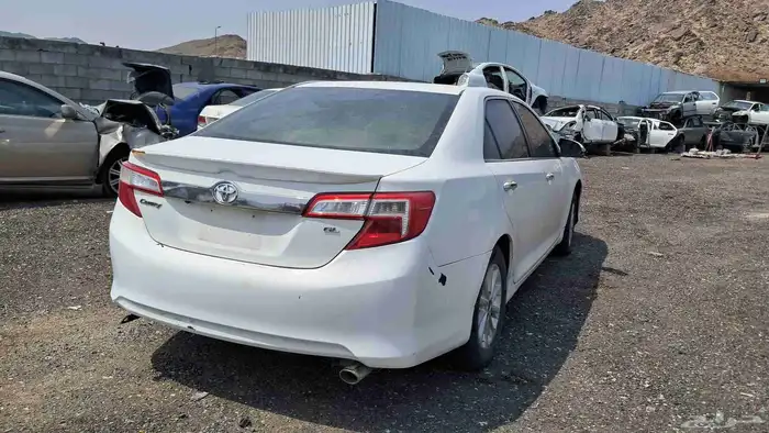 للبيع قطع غيار مستعمله كامري موديل 2014 تماتيك 0
