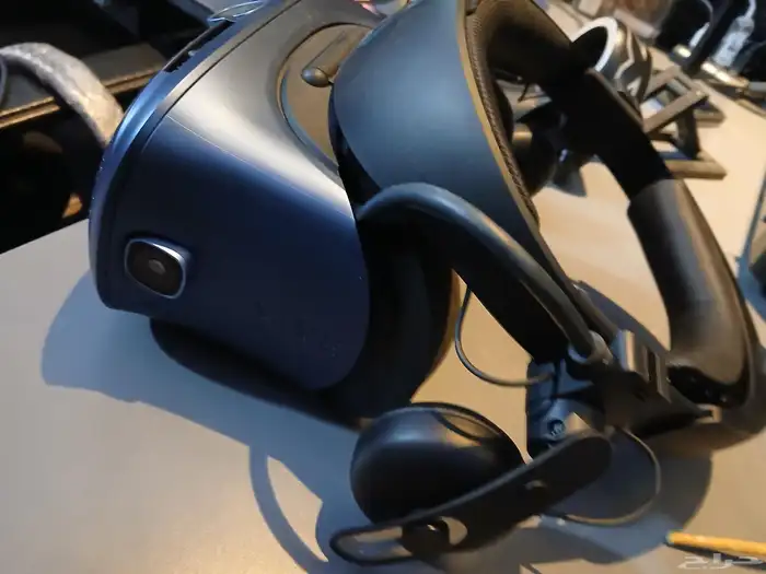 نظارة الواقع الافتراضي HTC vive cosmos 6