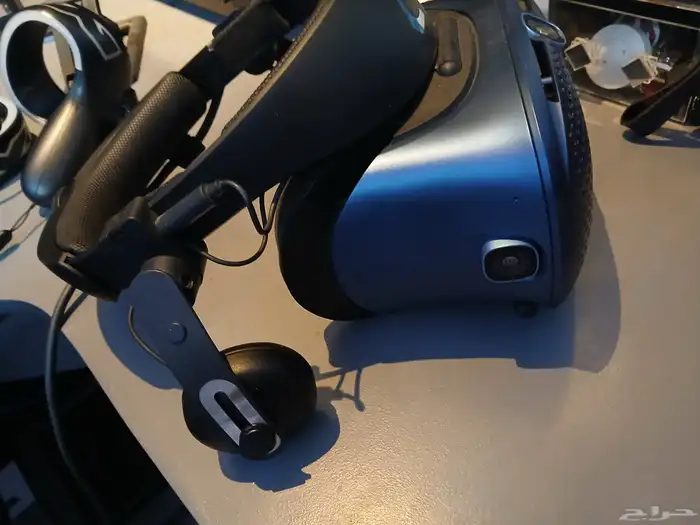 نظارة الواقع الافتراضي HTC vive cosmos 5
