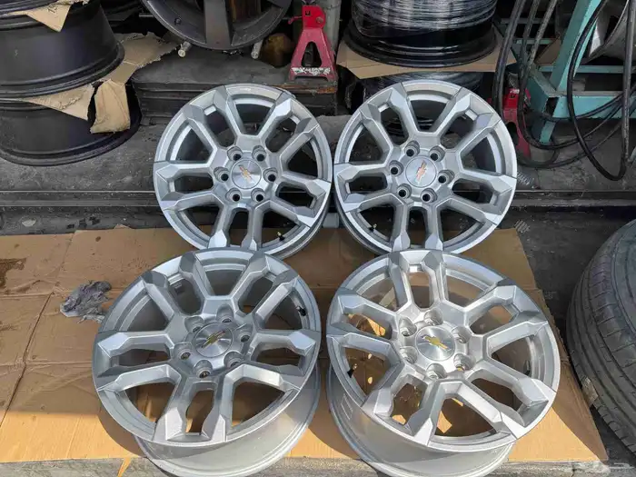 جنوط سلفرادو اصلي وكالة مقاس 18 6