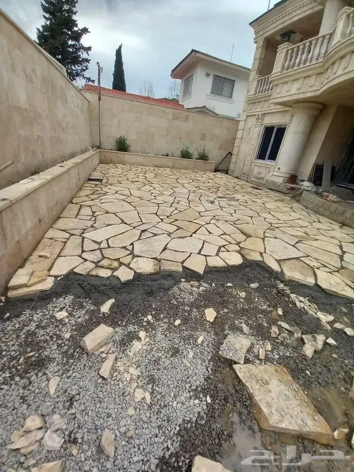 حجر وجه الجبل عشوائي لون ابيض سعر الطبليه 50 ريال 1