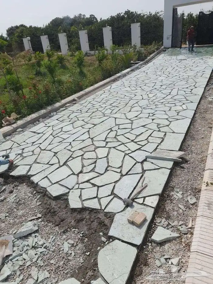 حجر وجه الجبل عشوائي لون ابيض سعر الطبليه 50 ريال 4