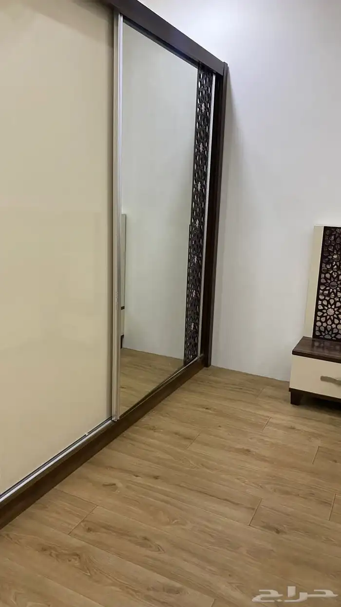 للبيع غرفه نوم مع فرن 2