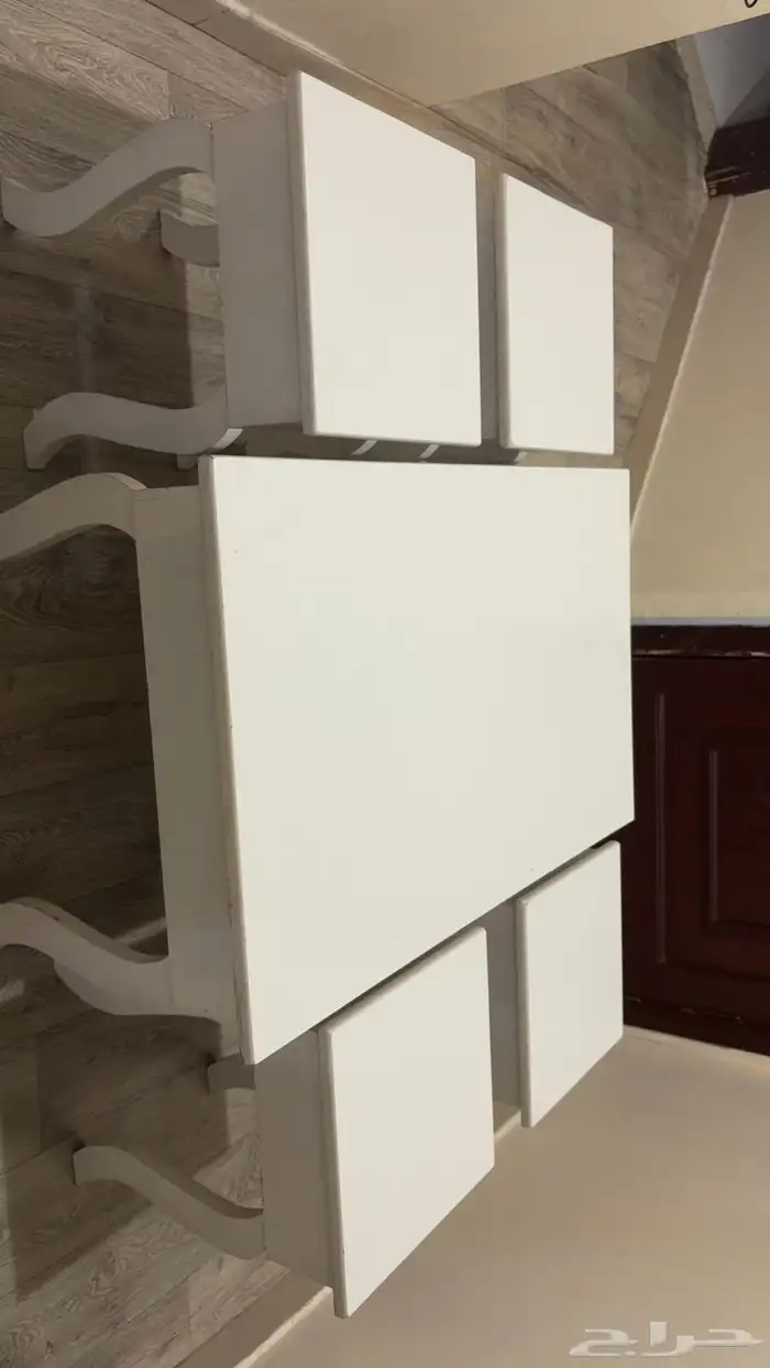 سرير وطاوله 2