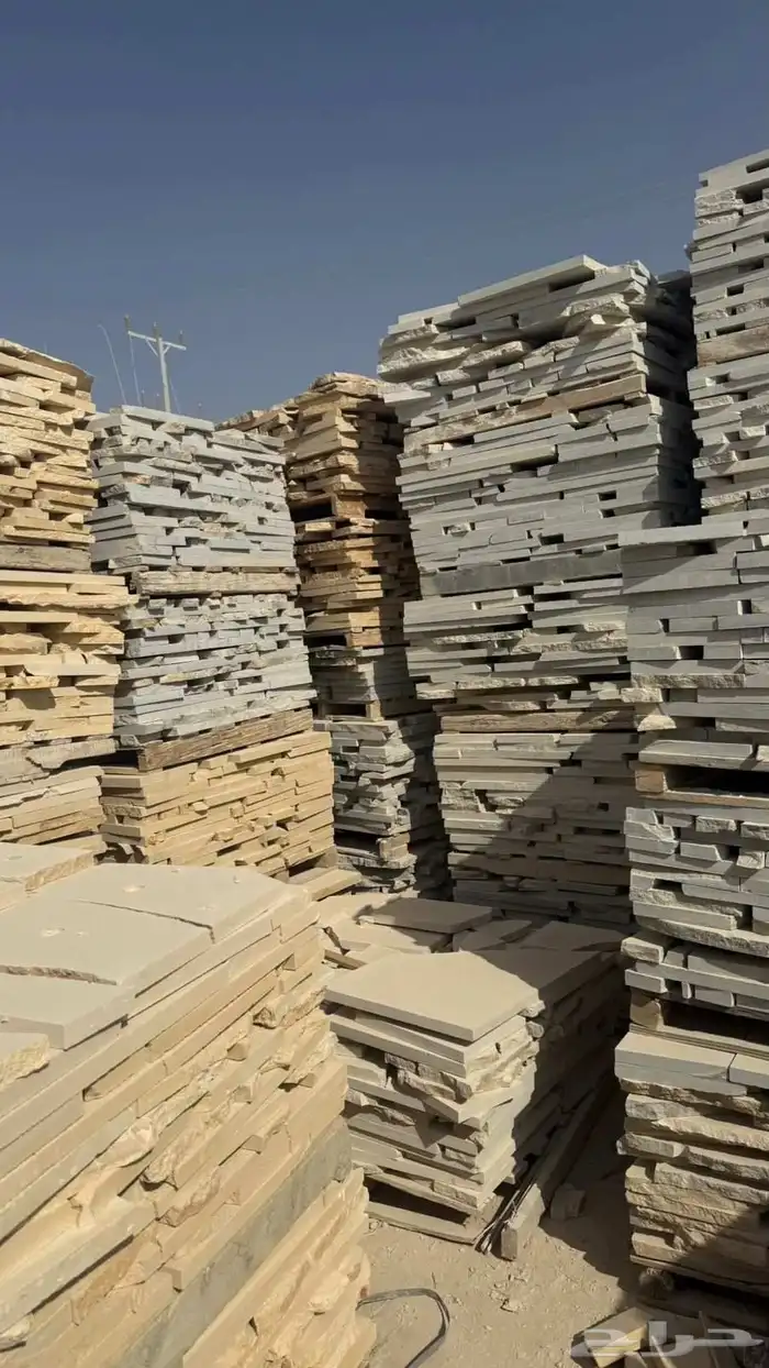 حجر وجه الجبل عشوائي لون ابيض سعر الطبليه 50 ريال 0