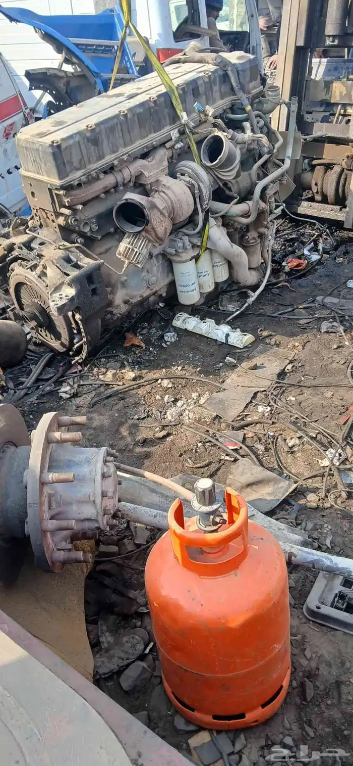 يوجد لدينا جميع انواع القطع التريلات 1